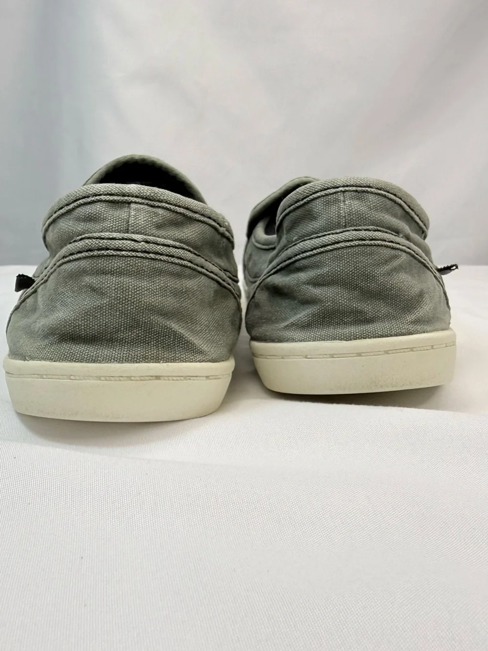 Sanuk Pair O Dice slip-on sneakers Women's Size 6 Slip-On Olive Green VGUC